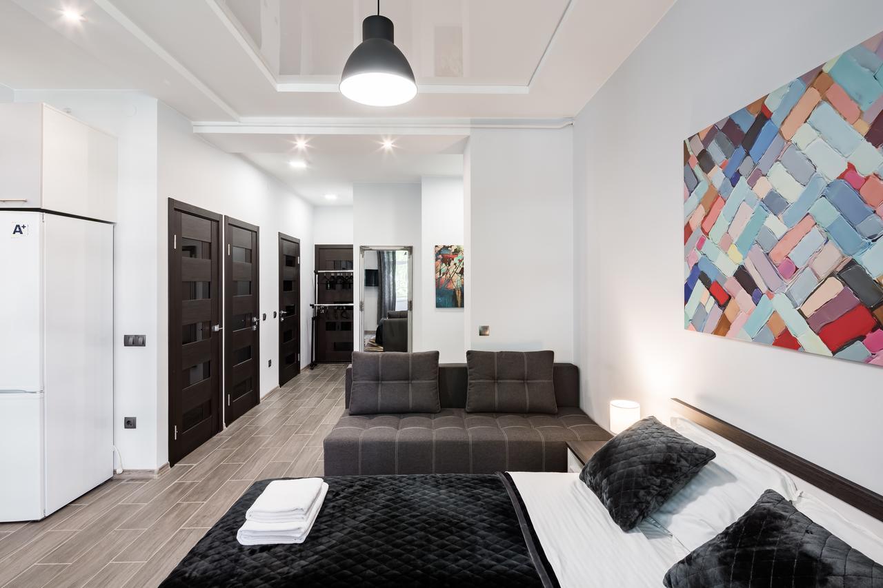 New Studio With Balcony Lviv Luaran gambar